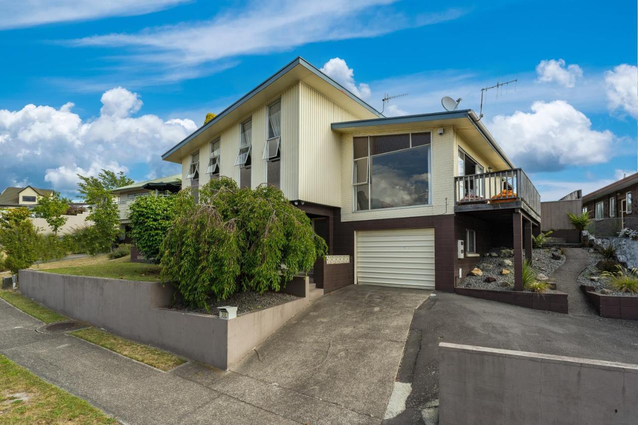 The Family Hub Villa Taupo Ngoại thất bức ảnh